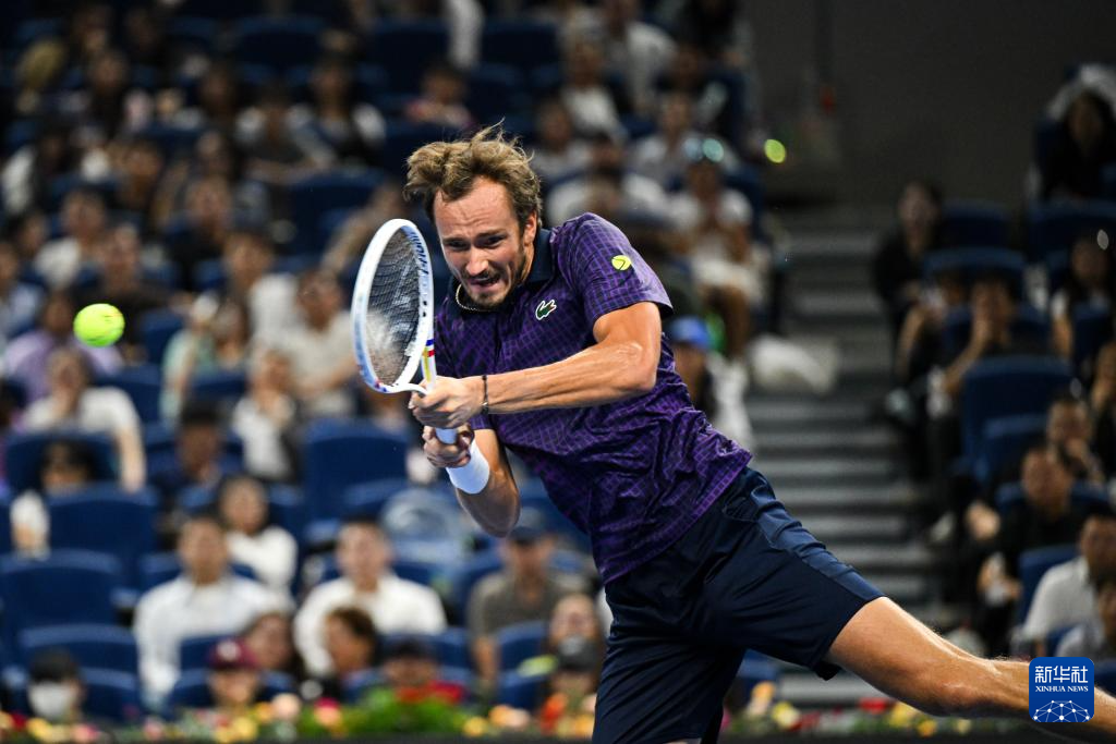 DBGame-世界网球队逆转欧洲网球队，梅德韦杰夫高光表现的简单介绍