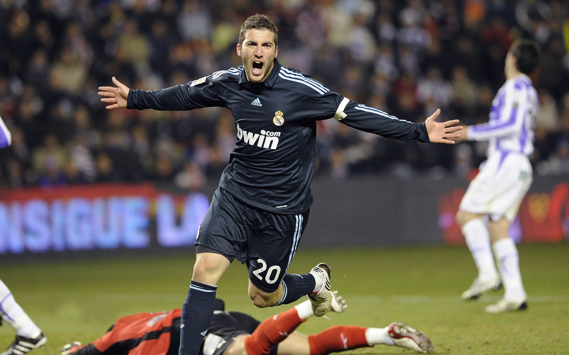 当太阳封锁广厦,字母哥如何在F1赛道接管年度争冠之战