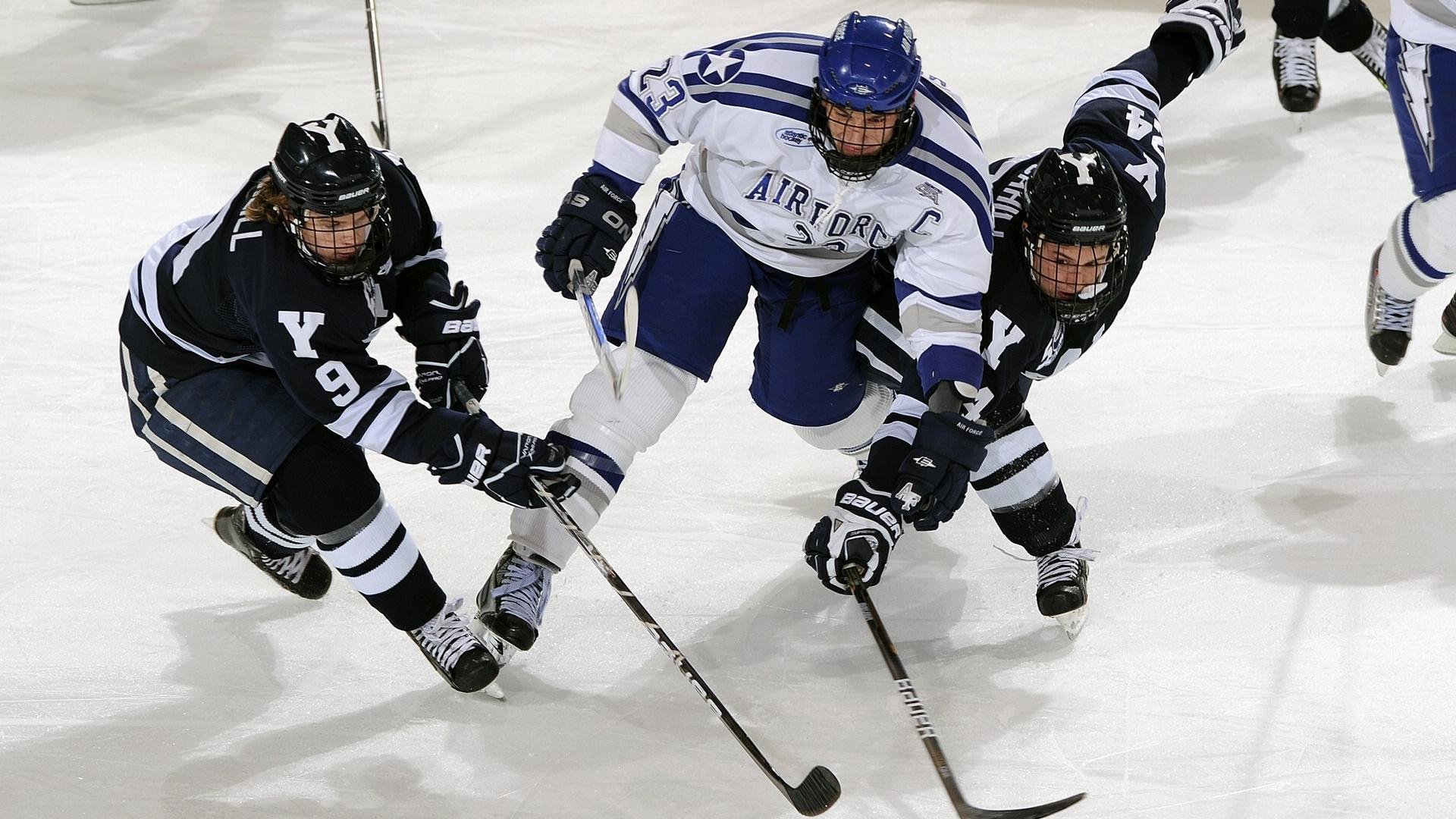 DB电竞官网平台-法拉利横扫梅赛德斯，勒克莱尔高光表现点燃赛场